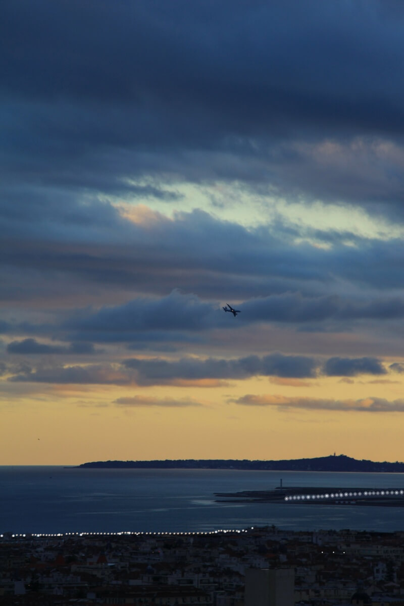 Atterrissage un soir d'orage à Nice