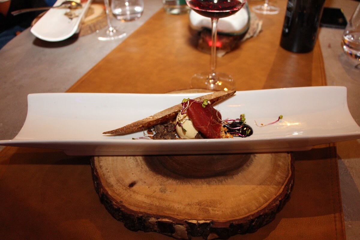 France, French Riviera, Côte d'Azur, Nice , Le Millésime,Aurélien Nourry, mousse de chèvre glacée à la truffe.